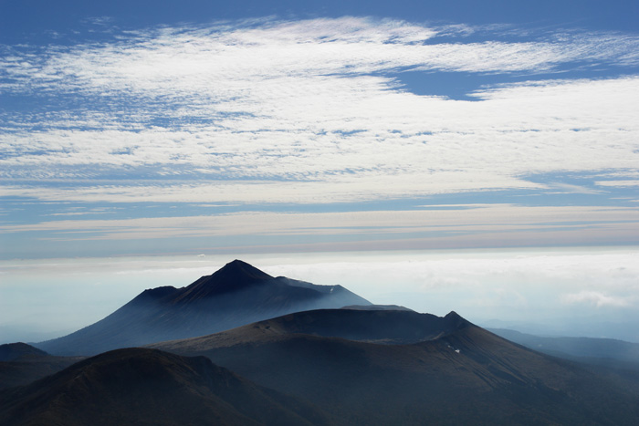 美しき山 by CX2 & DSC-R1_c0049299_18351347.jpg