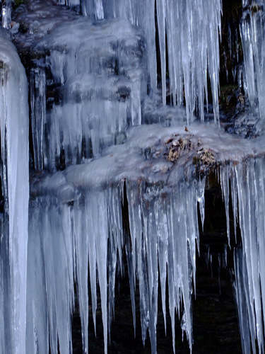「三十槌の氷柱（みそつちのつらら）　凍った滝、つららを見てきました！」_a0000029_0591821.jpg