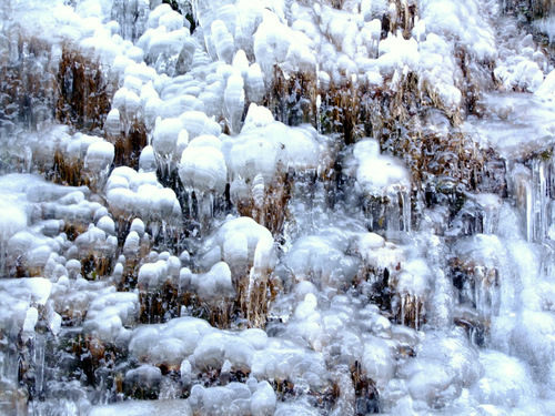 「三十槌の氷柱(みそつちのつらら) 凍った滝、つららを見てきました!」_a0000029_0595887.jpg