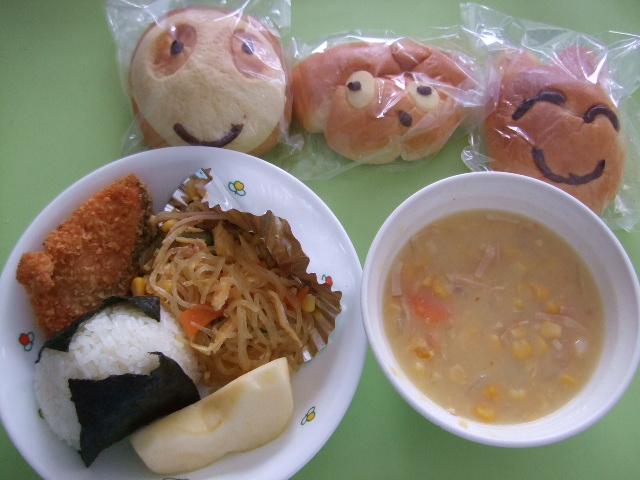 ゆり組、おにぎり屋さん成功!_d0166047_15132595.jpg