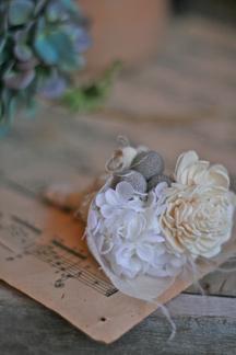 ・white corsage? _b0209477_15152727.jpg