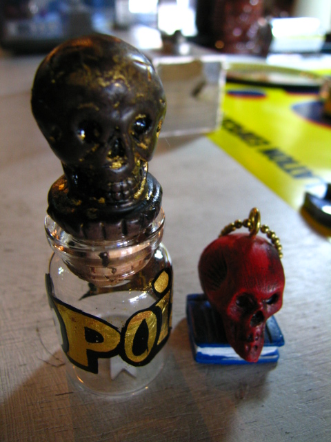 poison bottle & Key holder_d0150609_1861828.jpg