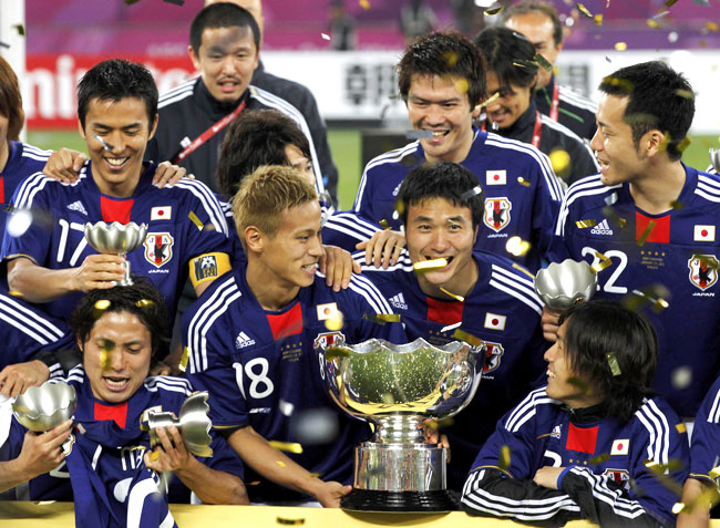 ザック日本代表アジア杯を制す！：日本サッカーが優勝すると日本の輸出量が増える！_e0171614_2326366.jpg
