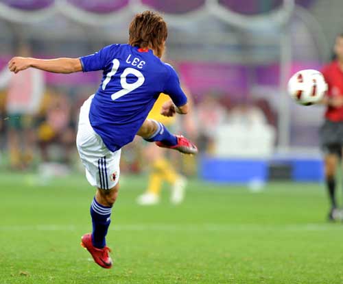 ザック日本代表アジア杯を制す!:日本サッカーが優勝すると日本の輸出量が増える!_e0171614_23283489.jpg
