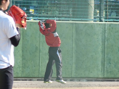 ロッテ自主トレ(1月26日)・・・細谷圭が飛んでいた♪_b0166128_8203674.jpg