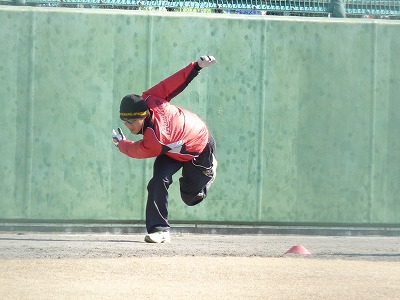ロッテ自主トレ(1月26日)・・・細谷圭が飛んでいた♪_b0166128_8512647.jpg
