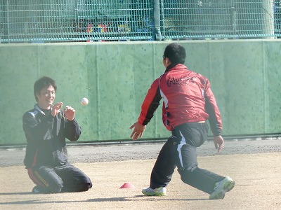 ロッテ自主トレ(1月26日)・・・細谷圭が飛んでいた♪_b0166128_9163344.jpg