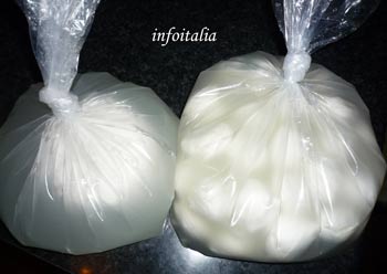 Mozzarella di Bufala(モッツァレッラ・ディ・ブファラ）_c0077533_2321019.jpg