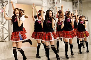 SUPER☆GiRLS「汐留AX定期ライブ」初日で湖池屋とのキャンペーン企画発表！_e0025035_1282672.jpg