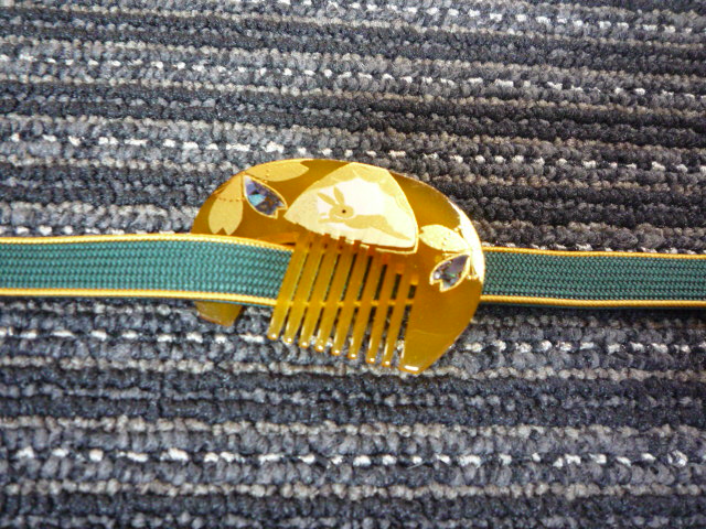 兎の小物入荷しています・帯留めのご紹介。_f0181251_20473097.jpg