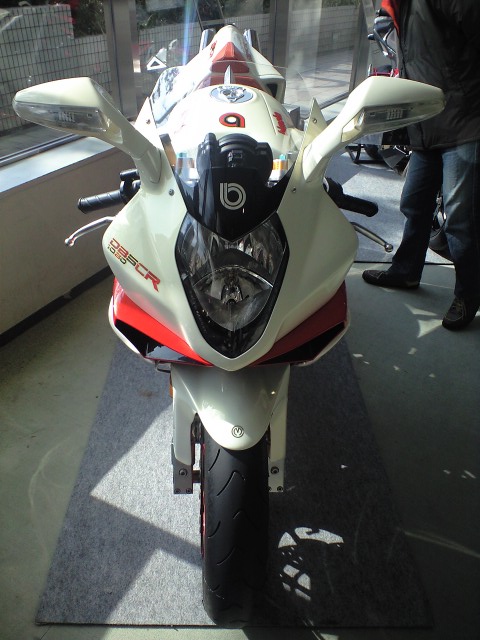 2011　輸入車ショーへ行って来た　それも２日連続で！！_e0034880_032434.jpg