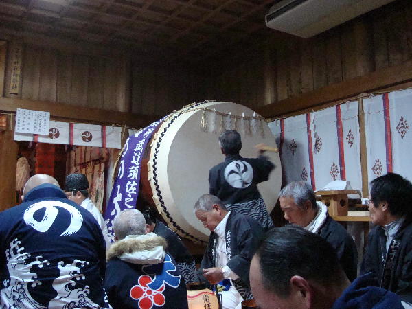 尾鷲ヤーヤ祭が始まりました・・・（扉開きの神事編）_a0196709_1543391.jpg