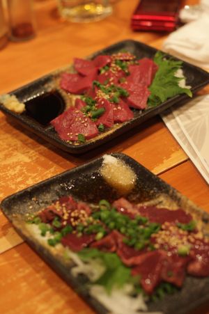 肉食系女子の饗宴　ホルモン焼き【市楽】_f0169012_2345177.jpg