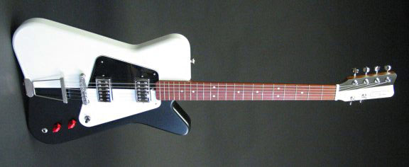 センスが光る!「Worland Guitars」製のGuitar & Bass。_e0053731_17135014.jpg