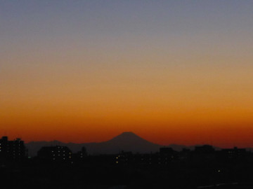 ２月の富士山＠仕事場 (2011)_e0138546_1734032.jpg