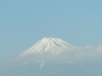 新幹線から見る今日の富士山_a0153913_12565632.jpg