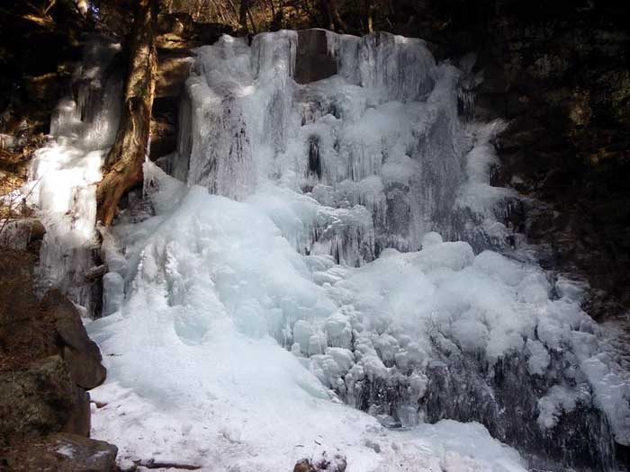 三つ峠～母の白滝の氷結に感動！_d0000031_10211923.jpg