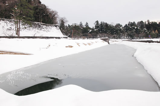 兼六園外の光景(4)_c0093046_7405429.jpg