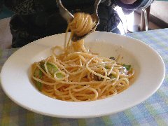 バウハウスさんのパスタ_f0019247_2323417.jpg
