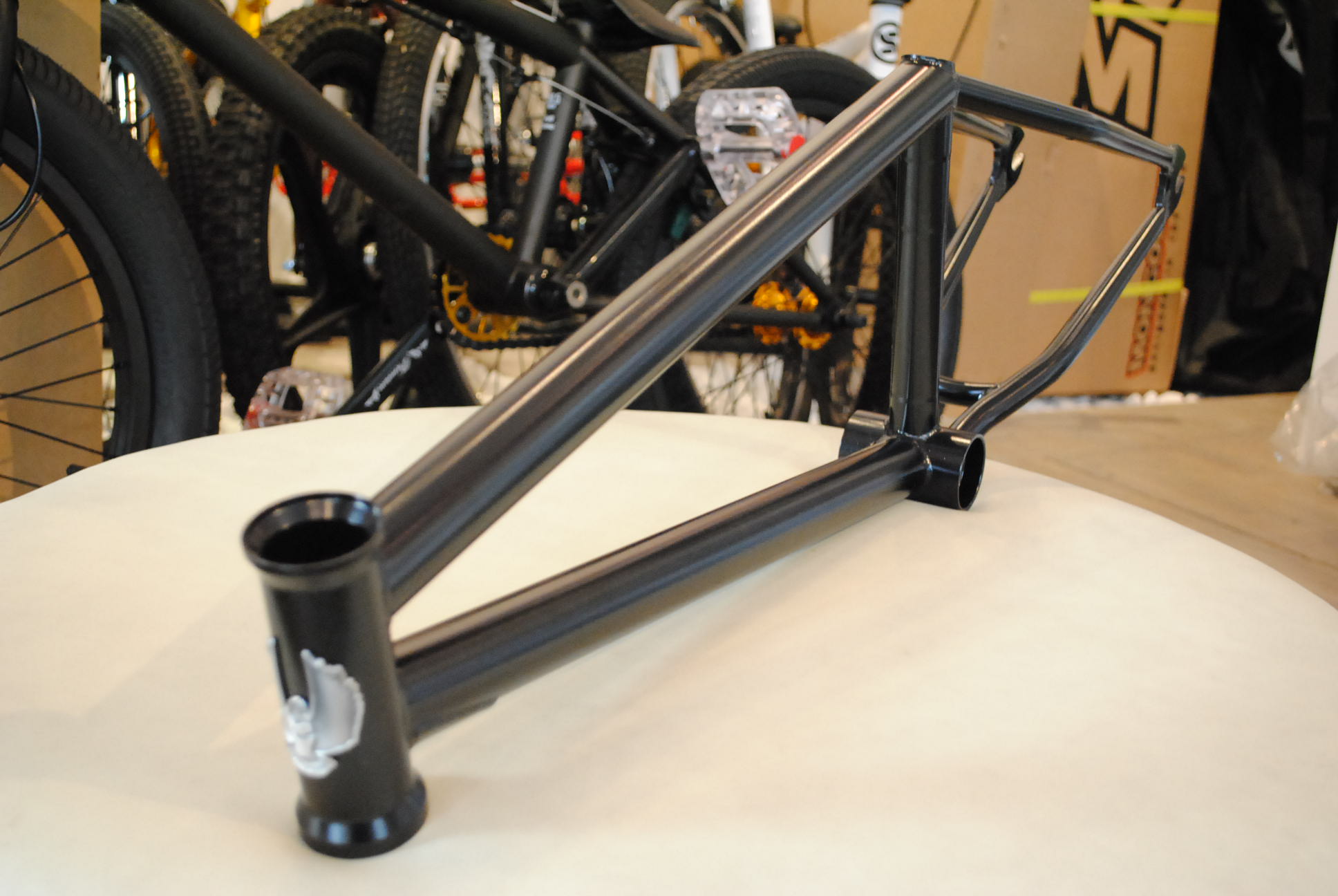 SKAVENGER Bridge Frame (Edwin Delarosa signature )入荷