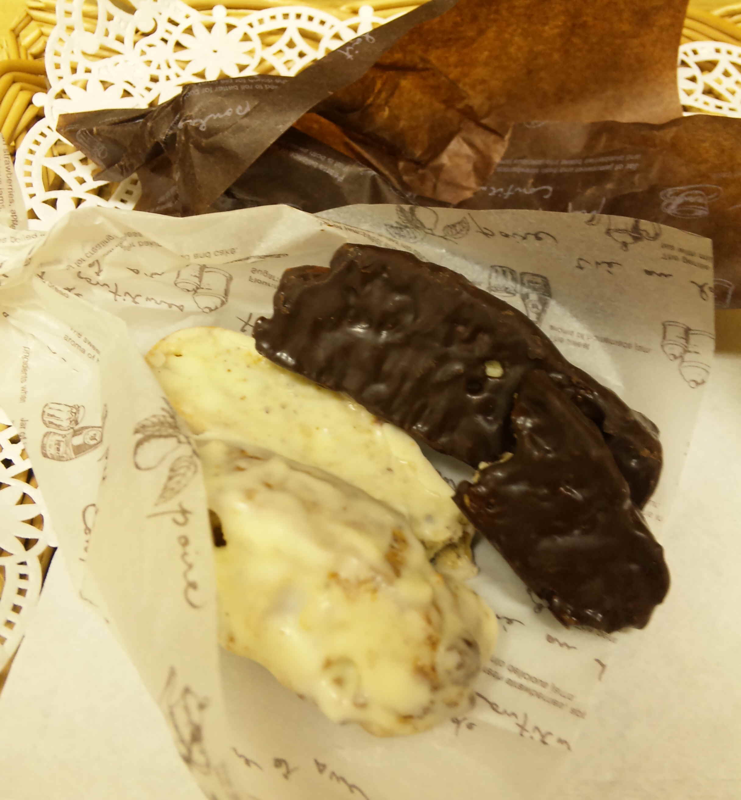 豆腐ビスコッティのチョコぐるみが登場!_a0107782_23564914.jpg