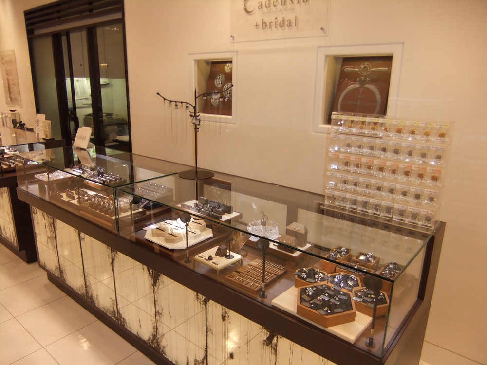 カデンシア大阪高島屋店の売り場が拡張されました。_f0218886_2031163.jpg