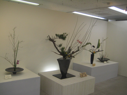 久留米に池坊展へ。_d0195183_2151111.jpg