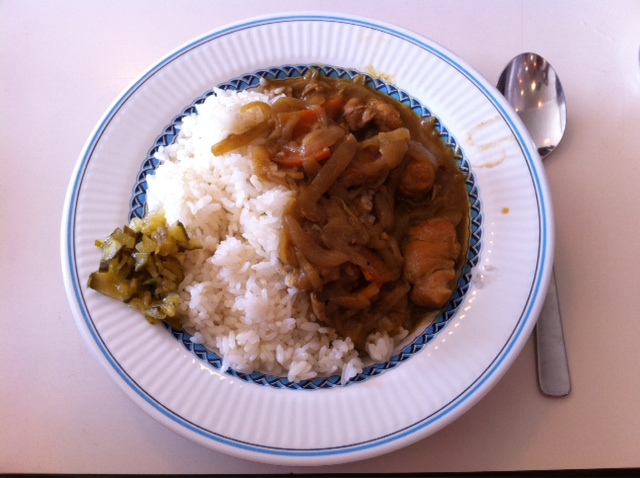 自由の森ランチ チキンカレー大盛り_b0081987_1303259.jpg