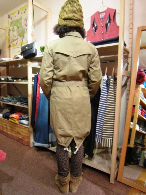 Westwood Outfitters \"フィッシュテール トレンチコート\" 入荷!_f0191324_33670.jpg