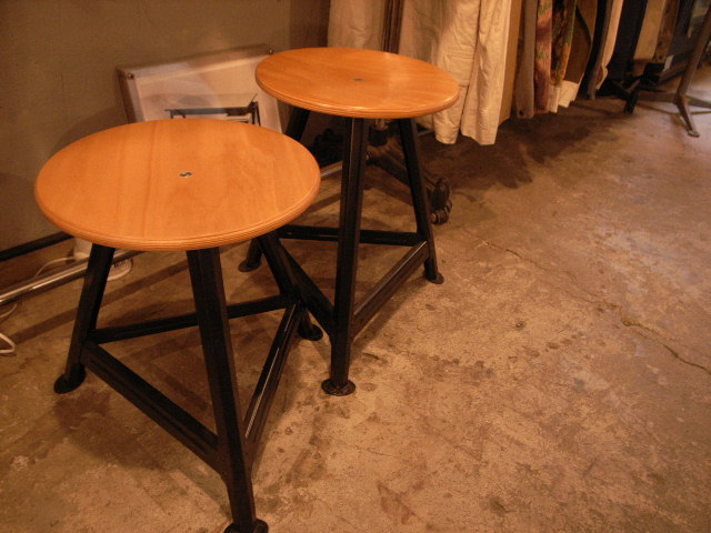 \"German Stool Black 3 foot\"ってこんなこと。_c0140560_14495137.jpg