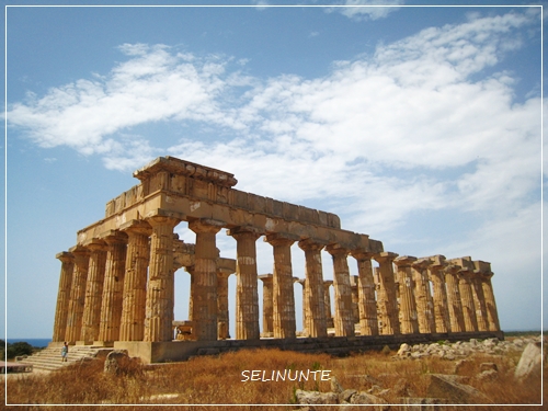 ギリシャ遺跡とたわむれる♪ 破壊されたギリシャ神殿「セリヌンテ」 _f0229410_2132249.jpg