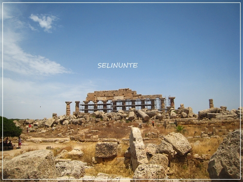 ギリシャ遺跡とたわむれる♪ 破壊されたギリシャ神殿「セリヌンテ」 _f0229410_2402817.jpg
