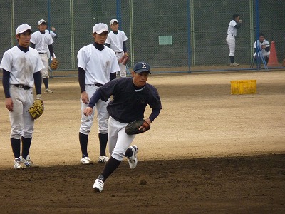 東都大学巡り・・・國學院大編“体がグローブ”_b0166128_17191917.jpg