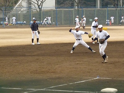 東都大学巡り・・・國學院大編“体がグローブ”_b0166128_19245322.jpg