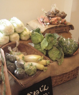 本日の野菜とパンのマーケット。_a0164280_2222592.jpg