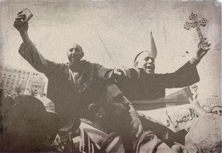 ▼[エジプト革命] 日曜にタハリール広場で起きたことは1919年の再来だった_d0017381_785859.jpg
