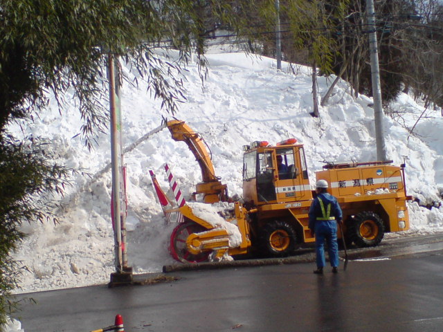 丘の上の除雪。_d0182179_1911723.jpg