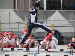 ハードル走 校長先生 絶好調