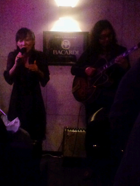 府中ジャムズバー、満員でたのしく終了です。そしてギターデビュー♫_f0178313_1222485.jpg