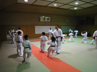 麻生道場_c0118332_22151776.jpg