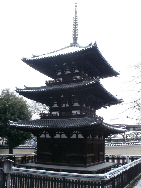 興福寺　五重塔から猿沢の池　雪景色_a0168649_0212296.jpg