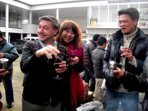FMわぃわぃはカトリックたかとり教会の敷地内、たかとりコミュニティセンターの中にあります。#450_e0068533_16153660.jpg