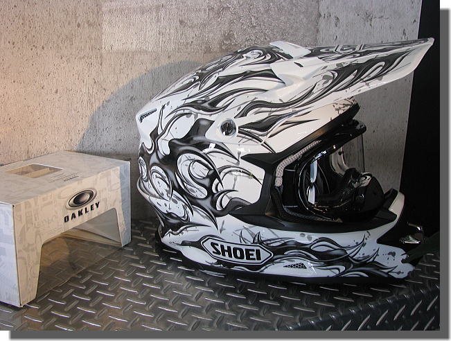 SHOEI シミタール_f0178858_1242102.jpg