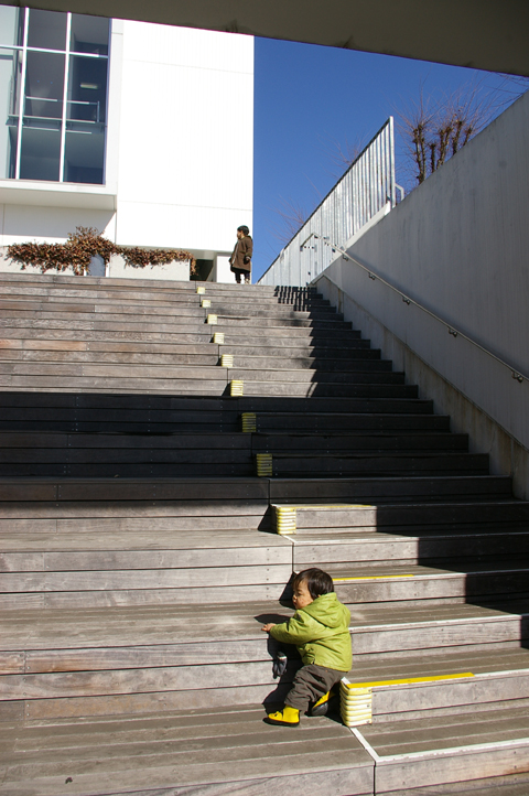 図書館へおでかけ: in the morning, 12 Feb 2011_a0186568_12291751.jpg