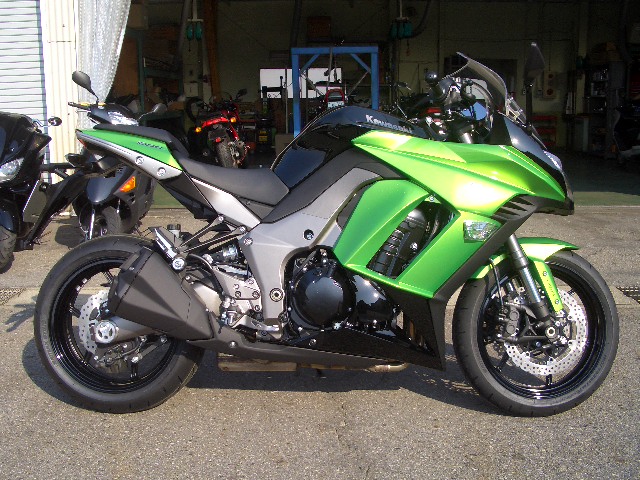 Ninja1000 試乗車アリマス。_a0169121_1344829.jpg