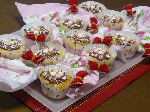おやつのカップケーキをバレンタインっぽく おうち大好き