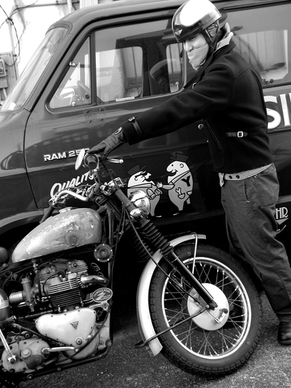 白野 優輔 & TRIUMPH TR6(2011 0105)_f0203027_21431379.jpg