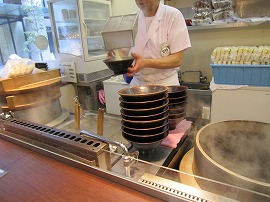 麺乃庄 つるまる饂飩 道修町店／うまい、安い、早いうどん_e0209787_1054529.jpg