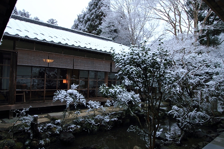 雪の高山寺_e0051888_2143985.jpg