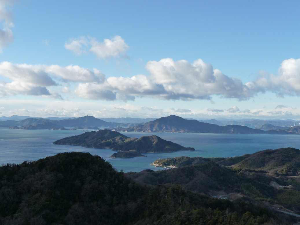 ここが来島海峡です！そして、　「観音様と背負った大亀」の山_e0165472_2212320.jpg